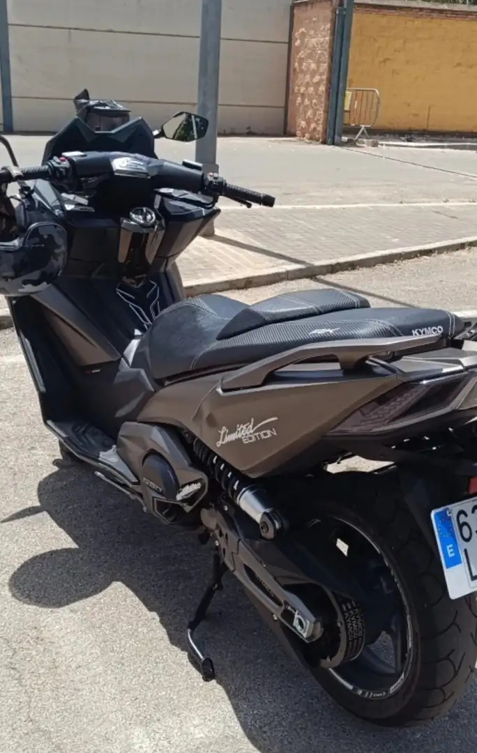 Kymco AK 550 Bronce - 2