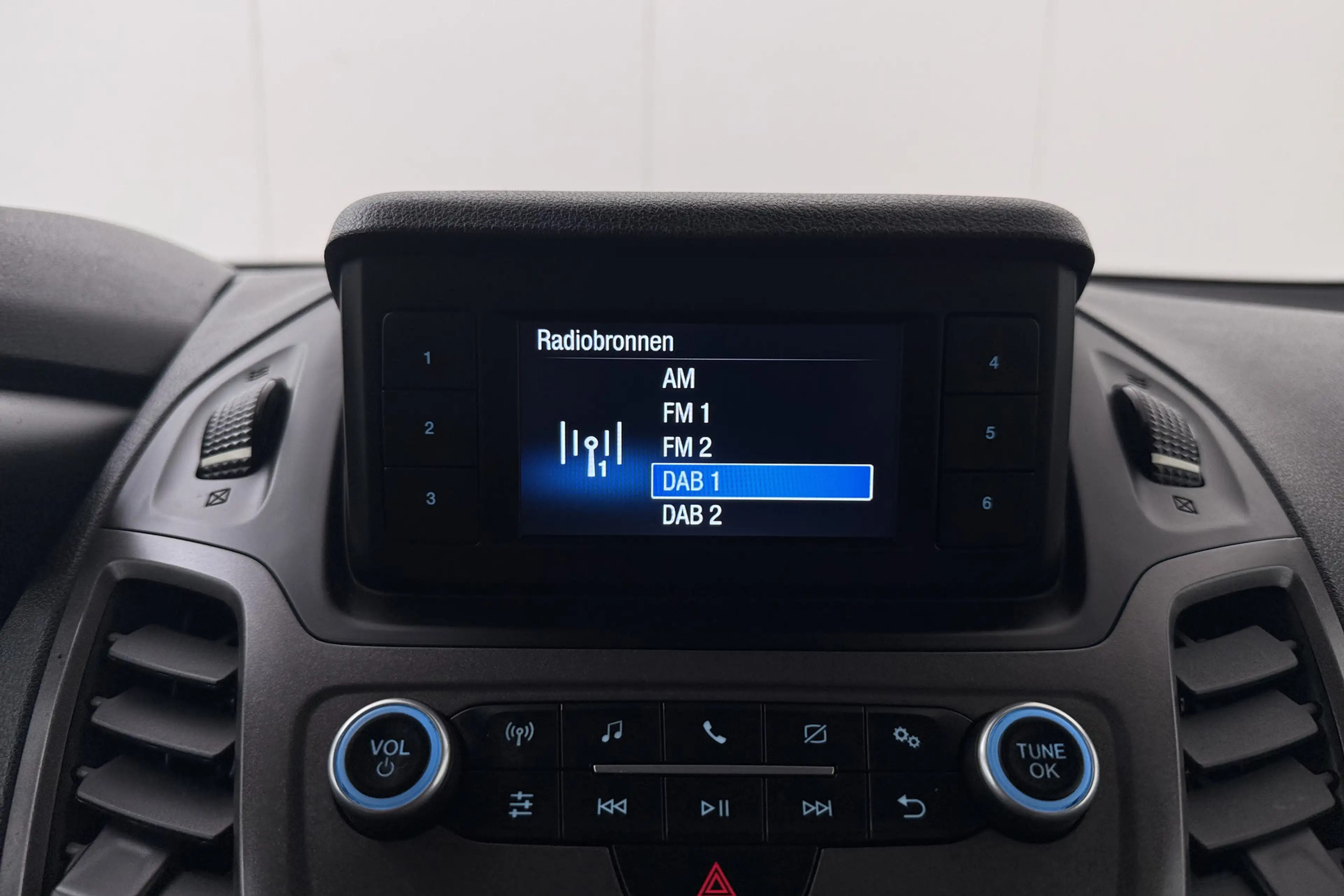 Ford Transit Connect 1.5 EcoBlue L1 Trend Trekhaak Park.Sens Cruise — photo 23