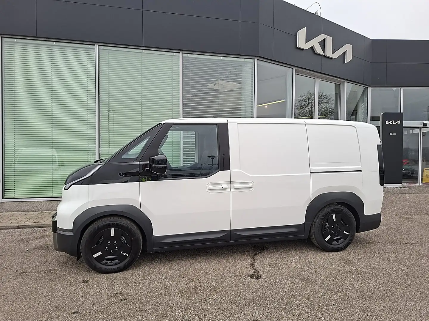 Kia PV5 Cargo 4DR 51,5kWh L2H1 Pure Weiß - 2