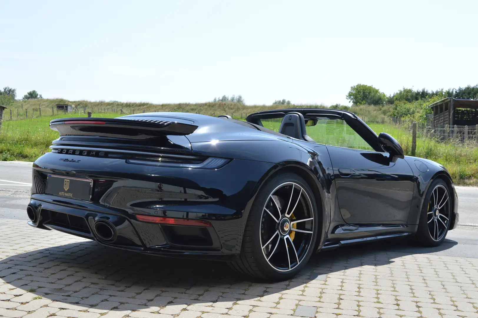 Porsche 992 911 Turbo S Cabriolet 3.8i 650 ch Pack Aero 1 MAIN Noir - 2