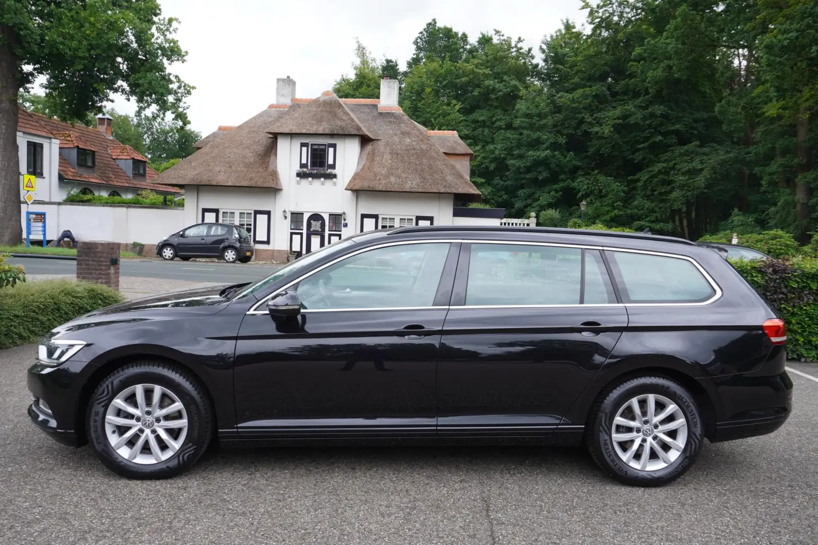 Volkswagen Passat Variant 1.6 TDI Comfortline Navi Trekhaak Lm Velgen Noir - 2