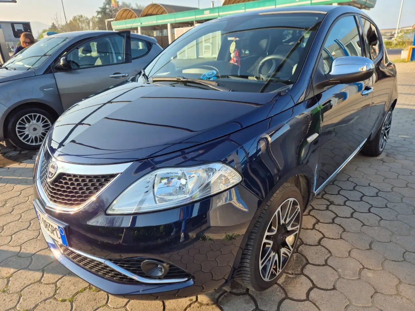 Lancia Ypsilon 1.2 Platinum ecochic Gpl 69cv my18 - 1