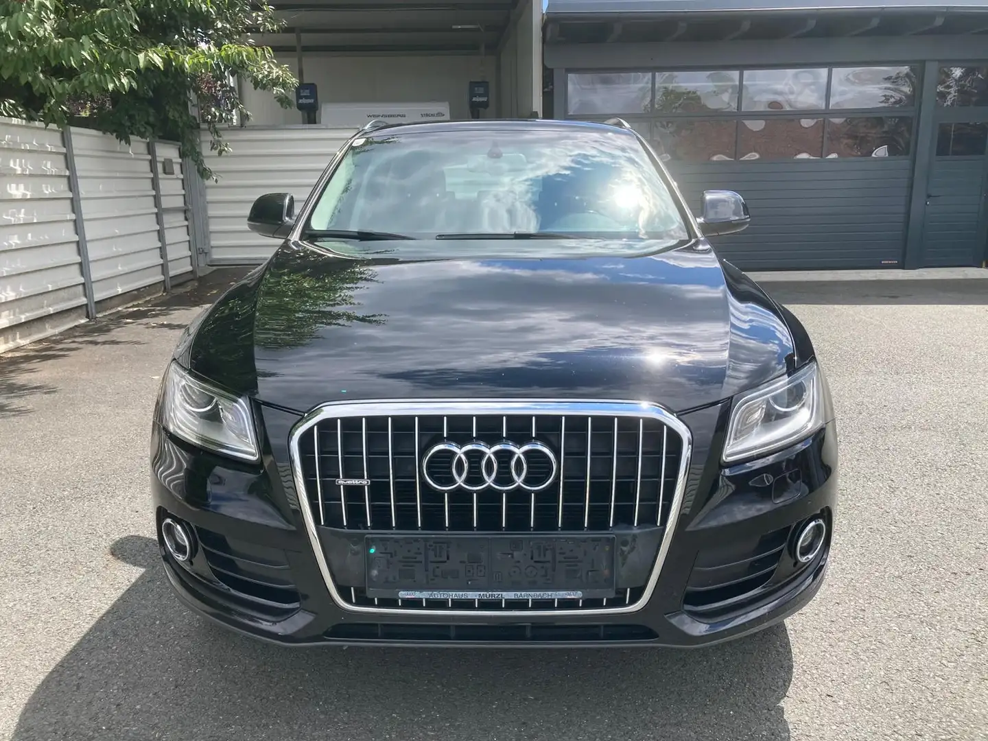 Audi Q5 2.0 TFSI --Xenon Sitzheizung Panorama Dach -- Schwarz - 2