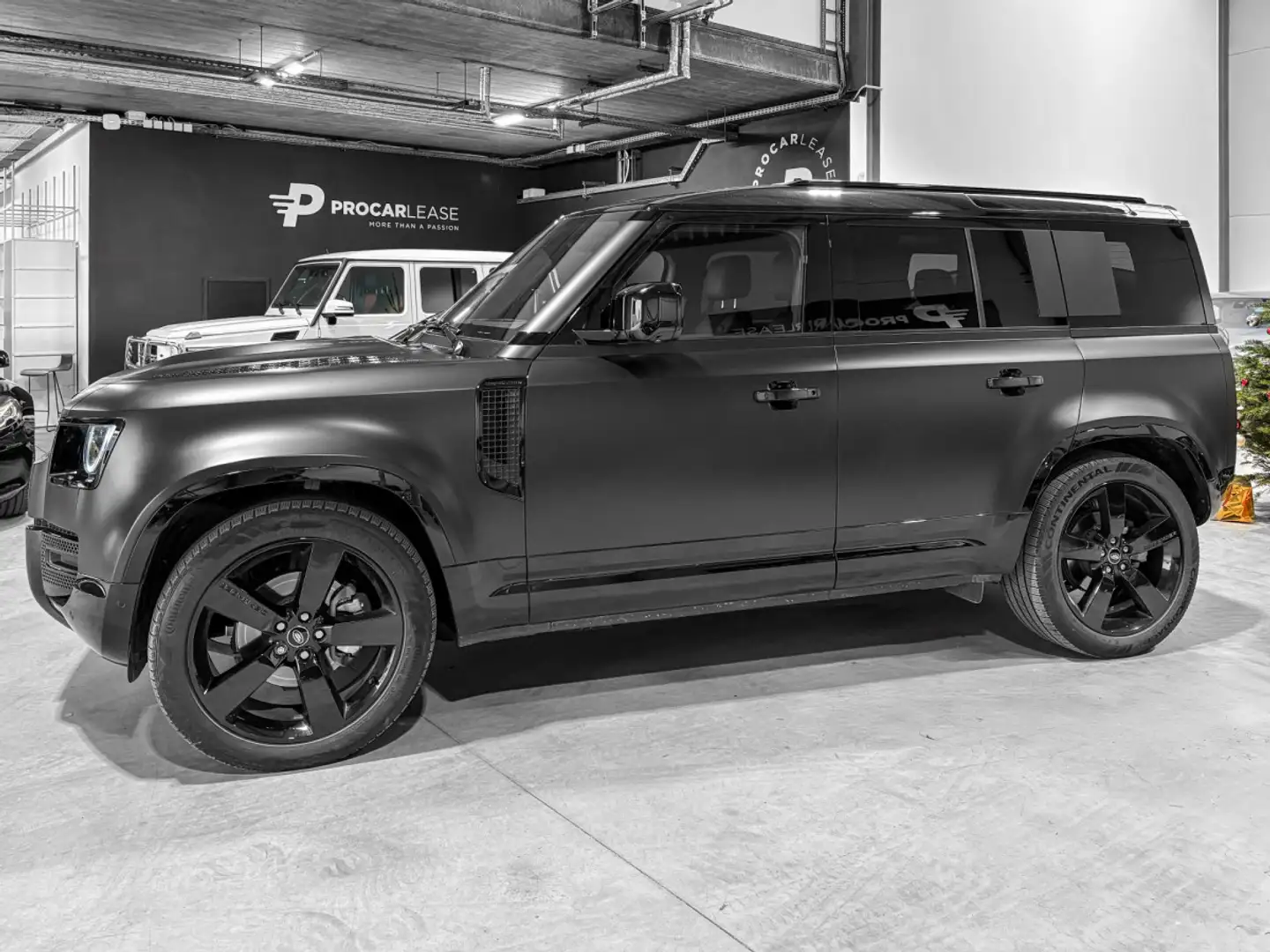 Land Rover Defender DEFENDER 110 D250X-DYNAMIC SE AWD MY25 Schwarz - 2
