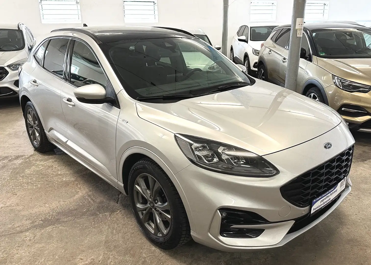 Ford Kuga 2.0 ST-Line X, AHK, Panorama, Bang&Olufsen Silber - 2
