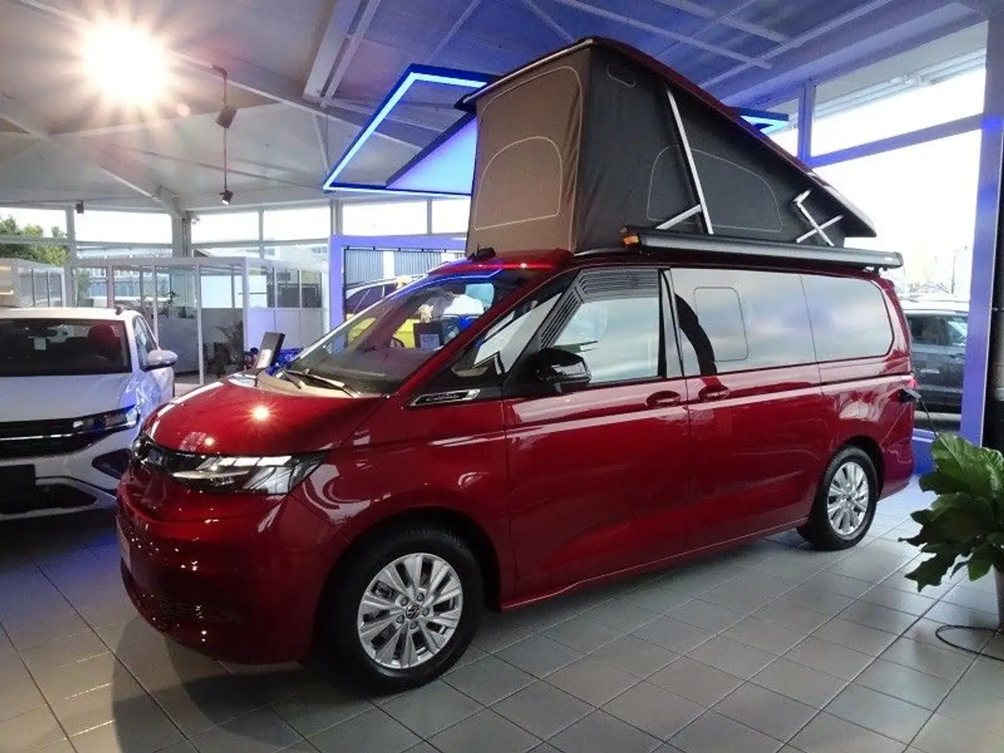 Volkswagen T7 California 2.0 TDI DSG Beach Camper ( Lang ) Piros - 2