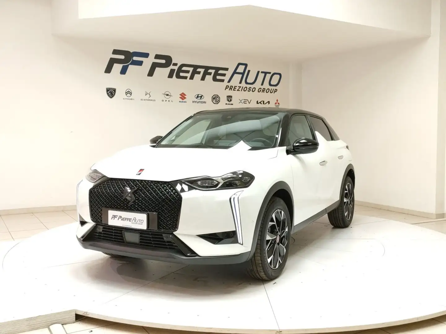 DS Automobiles DS 3 Crossback 3 PURE TECH 130 CV PERFORMANCE LINE + Белый - 1