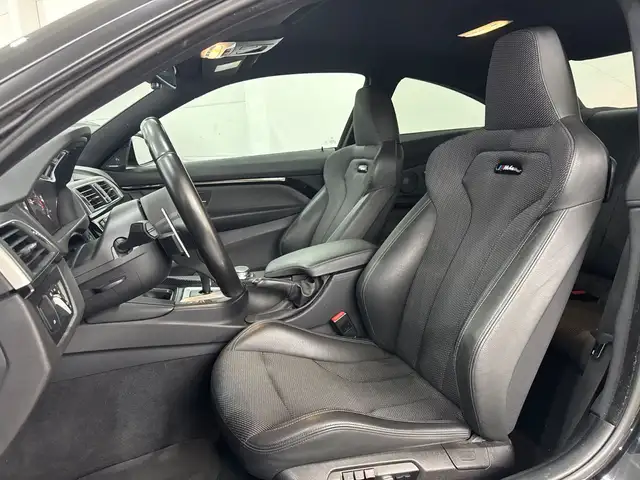 BMW M4 view 13