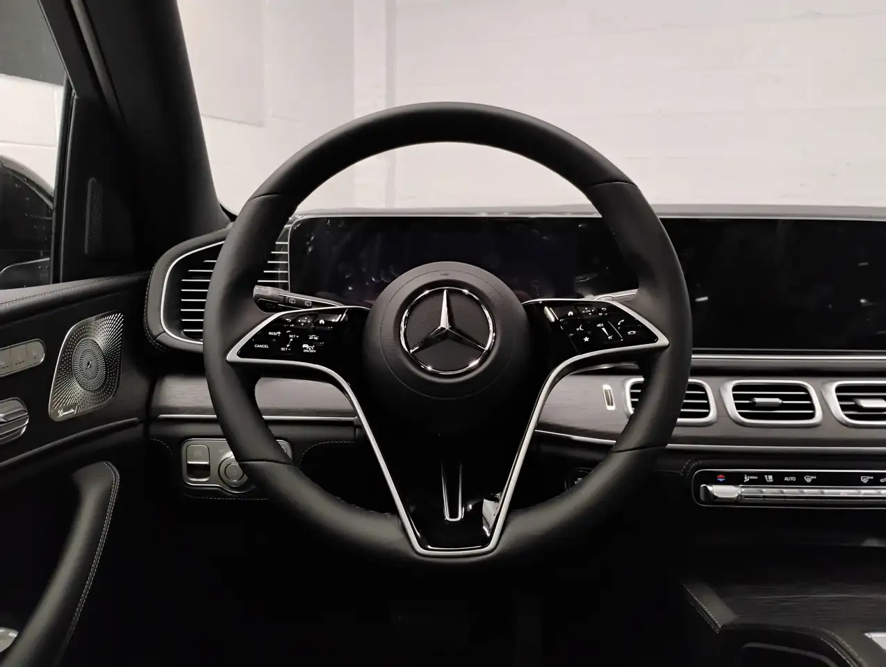 Mercedes-Benz GLE снимка Mercedes-Benz GLE