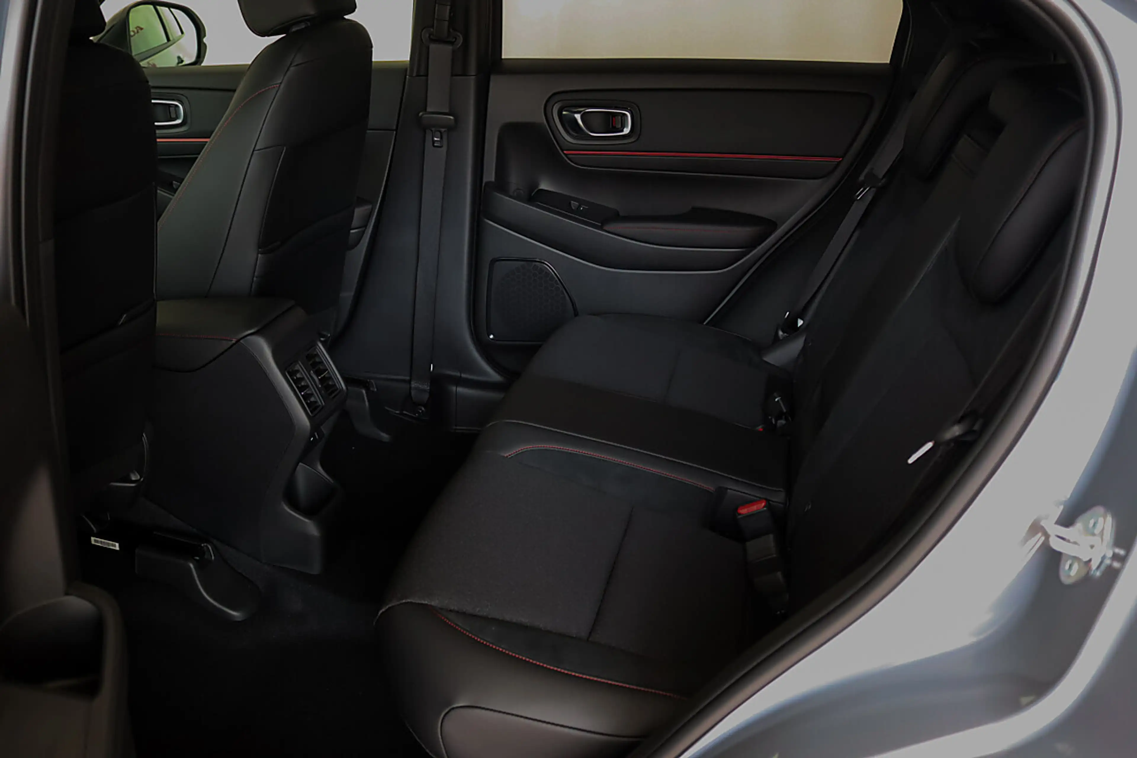 Honda HR-V 1,5 i-MMD Hybrid 2WD Advance Sport Aut. — photo 11