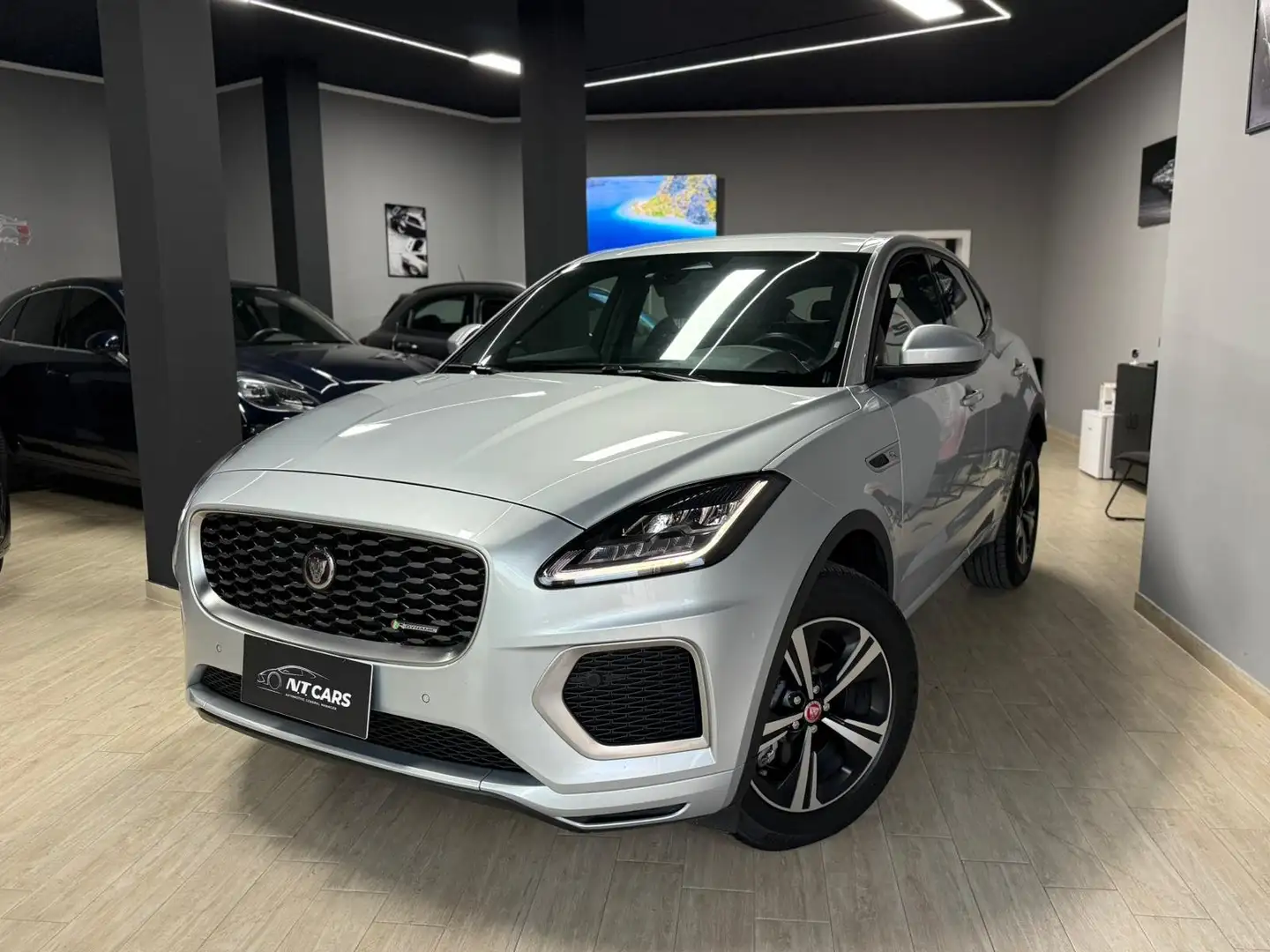 Jaguar E-Pace 2.0d i4 mhev R-Dynamic awd 163cv auto Gris - 1