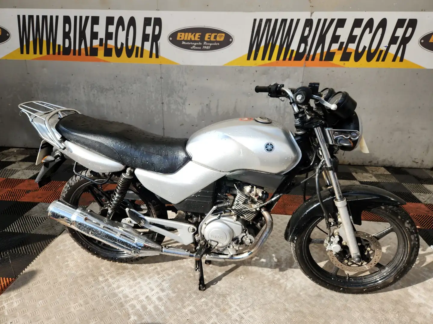 Yamaha YBR 125 Gris - 1