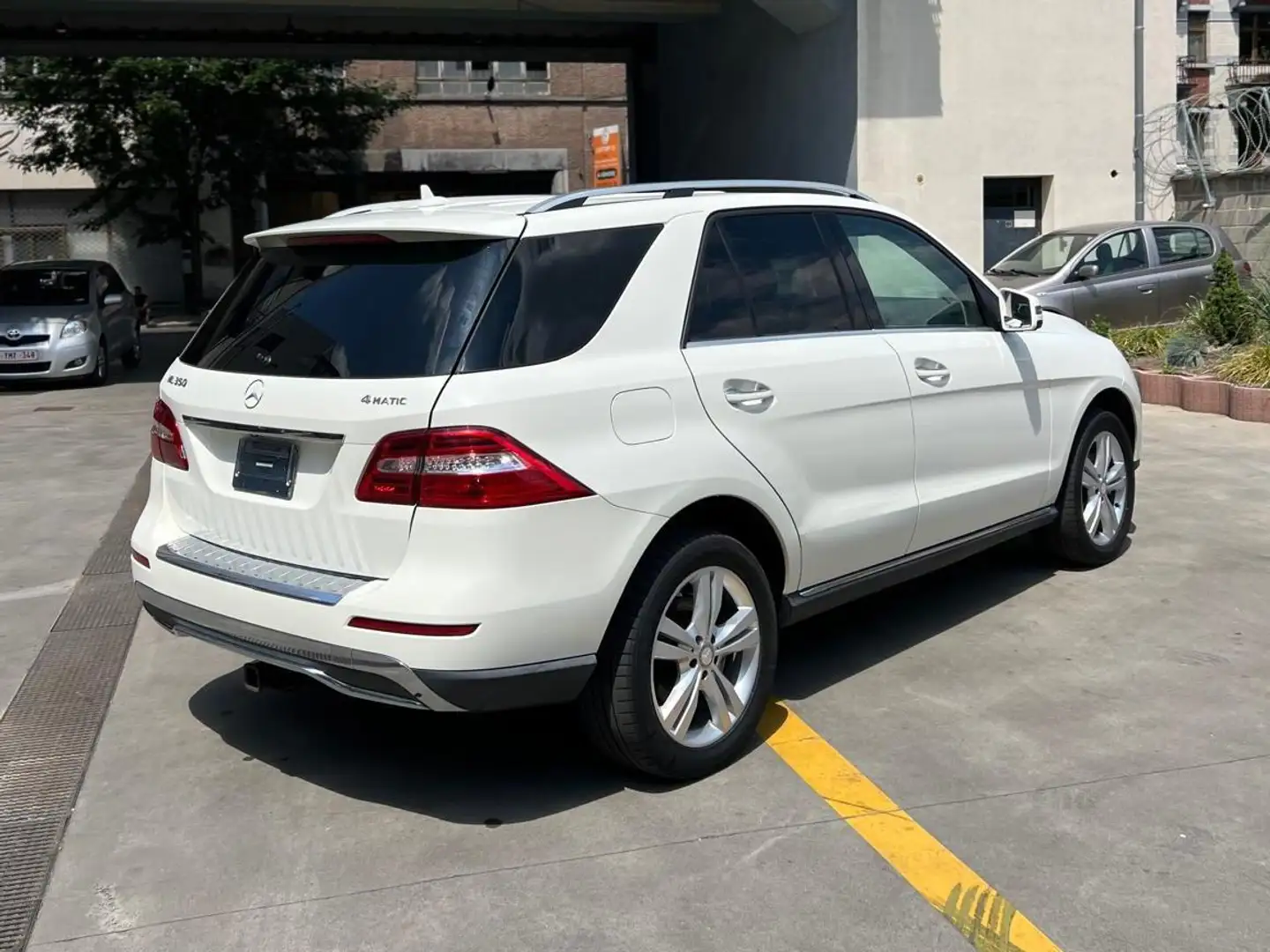 Mercedes-Benz ML 350 FULLY LOADED-4MATIC-ONLY FOR EXPORT OUT OF EUROPE Wit - 2