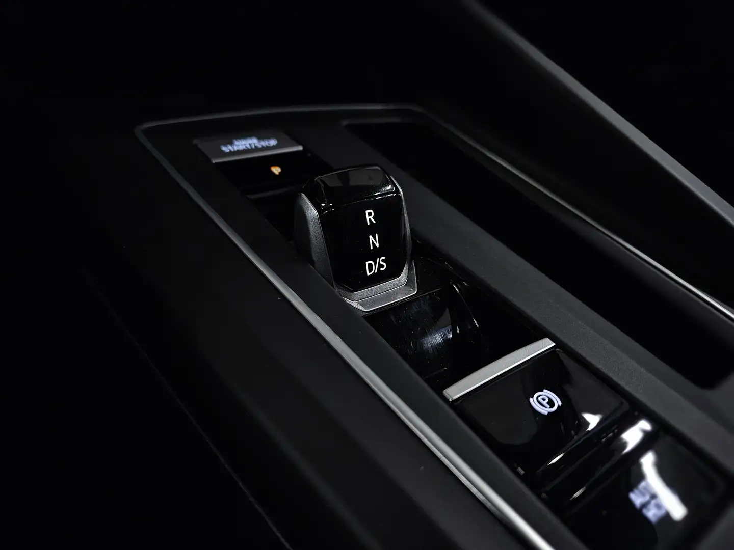 Volkswagen Golf ✖️AUTO | 19' R LINE | FULL BLACK | CARPLAY | T Černá - 2