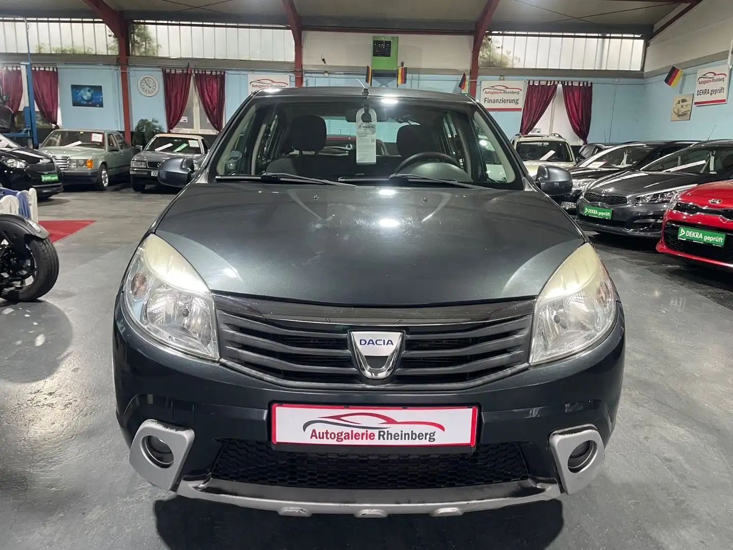 Dacia Sandero 1.6*KLIMA*EINPARKHILFE*S/W REIFEN*TÜV NE Grijs - 2