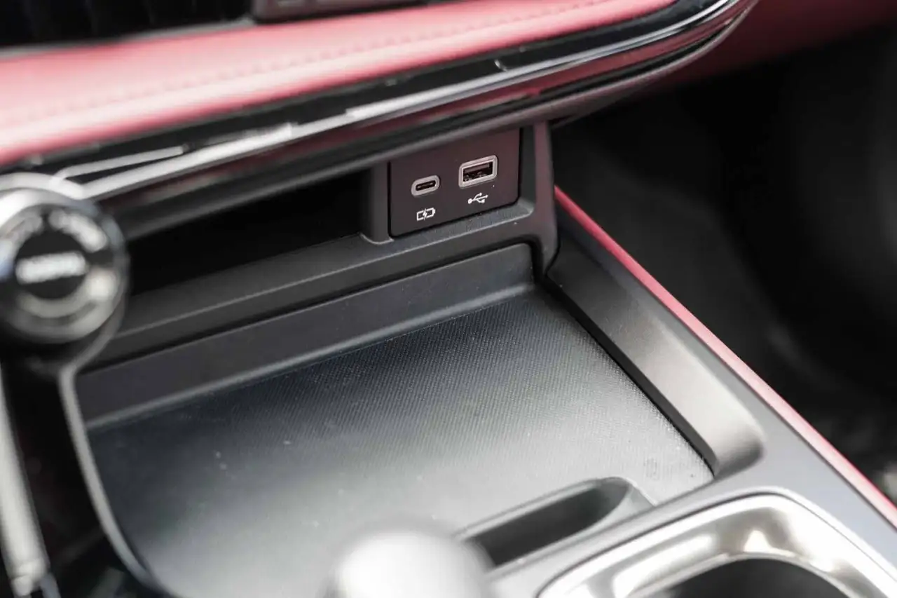 Lexus NX снимка Lexus NX