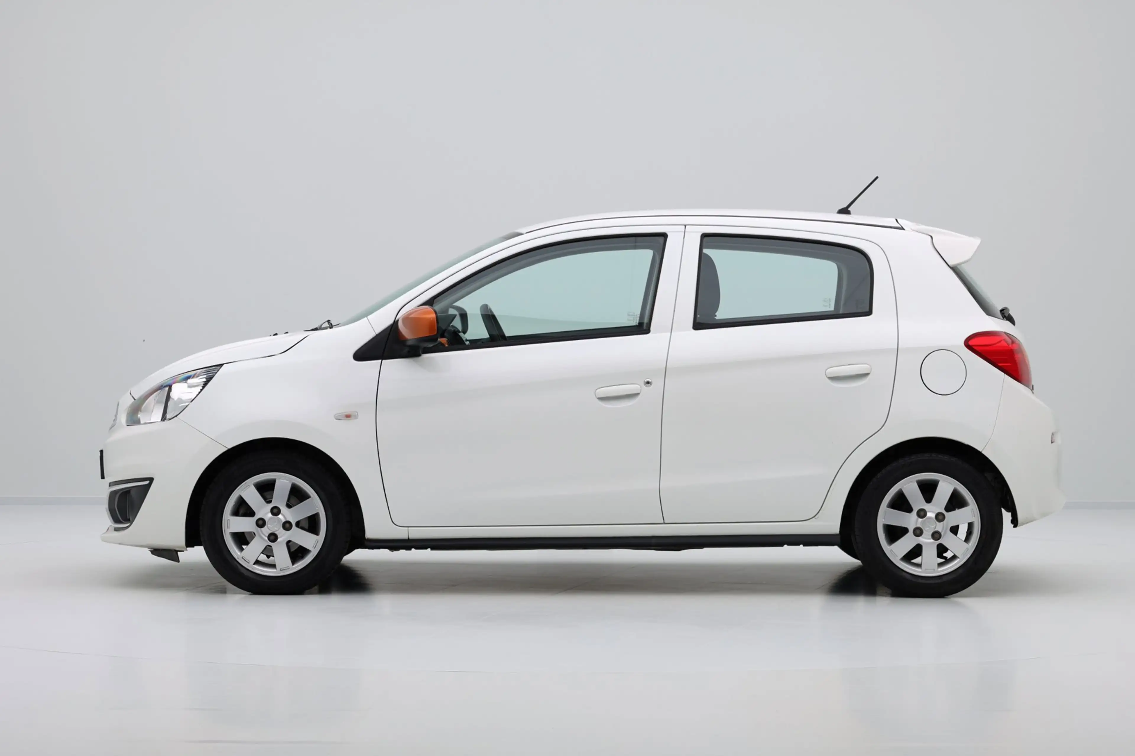 Mitsubishi Space Star 1.0 Cool+ 5-drs Airco|LMV — photo 21