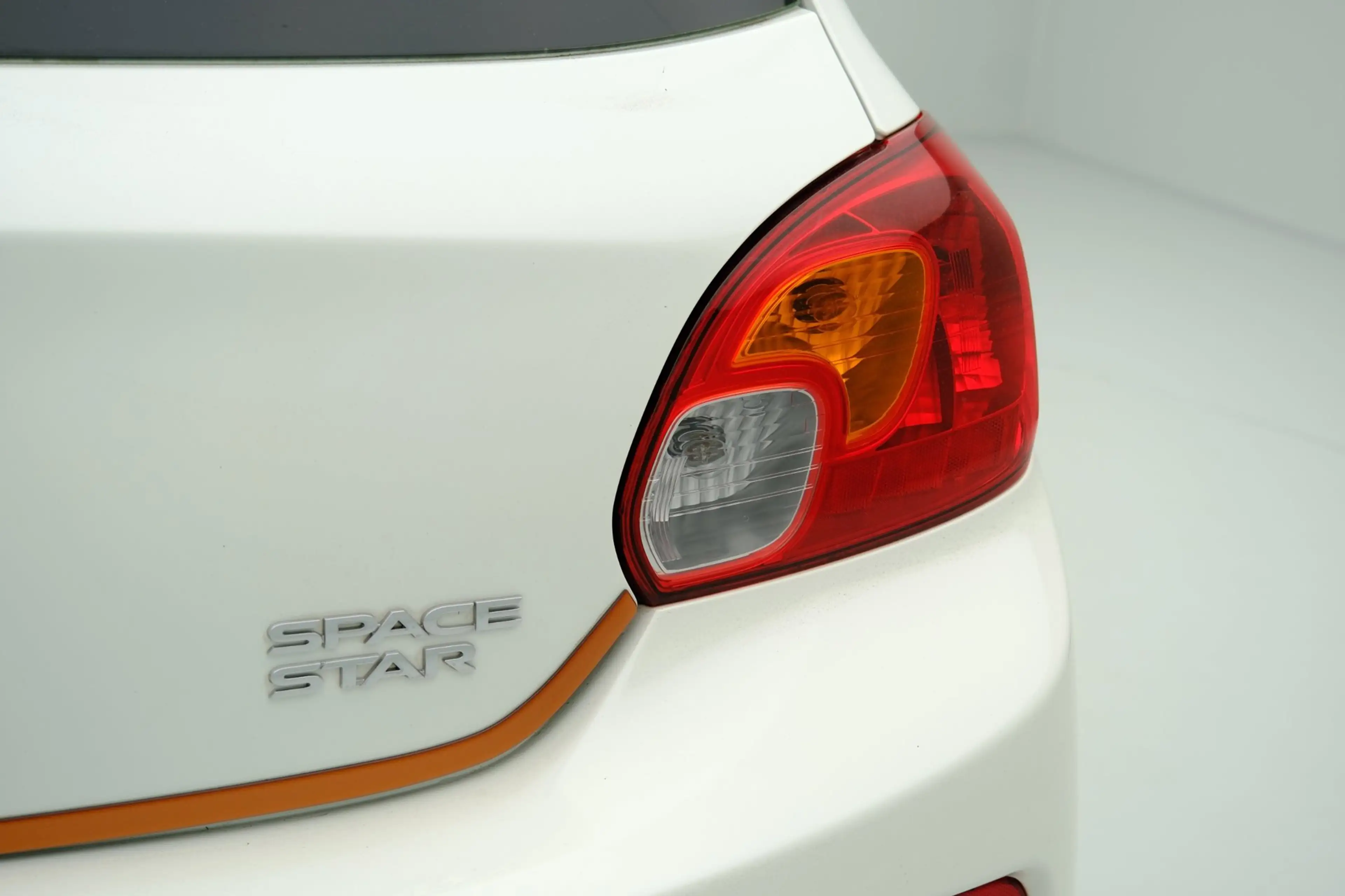 Mitsubishi Space Star 1.0 Cool+ 5-drs Airco|LMV — photo 16