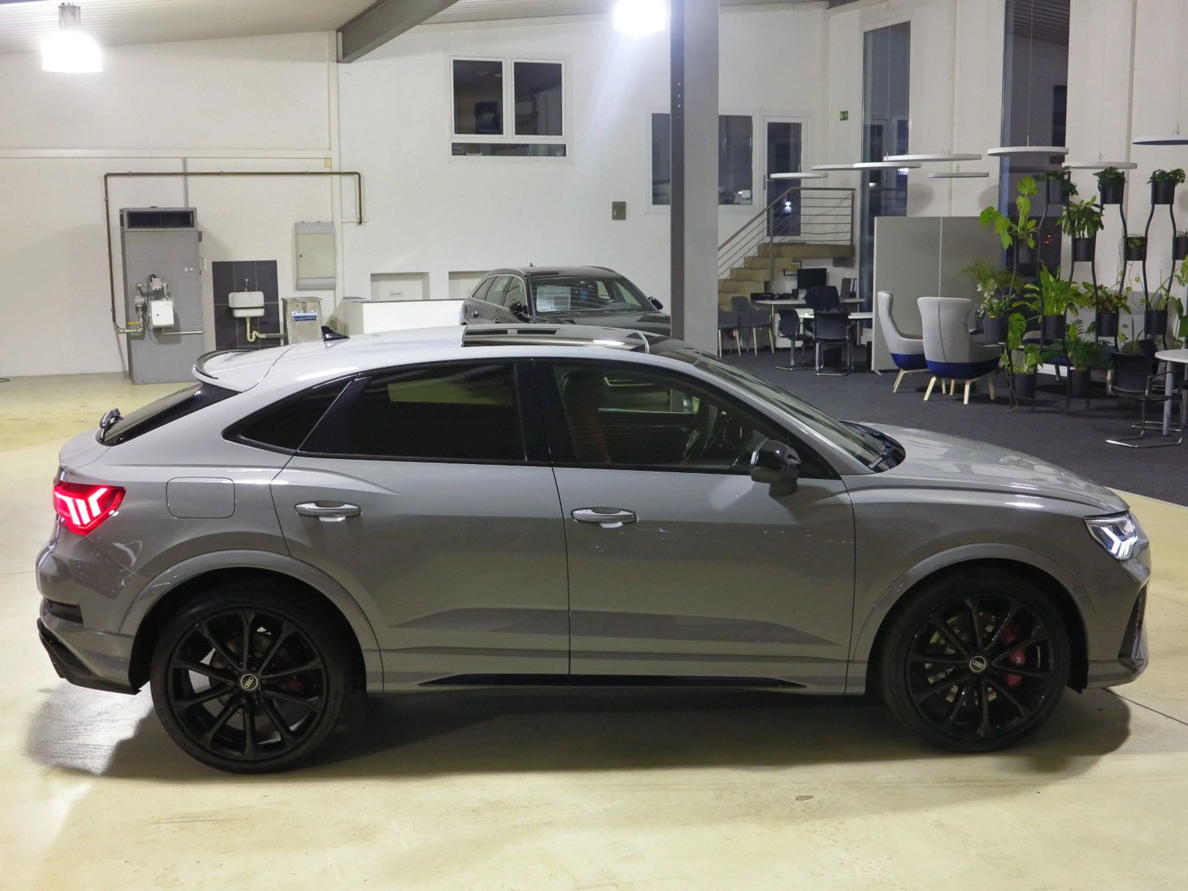 Audi RS Q3 RS Q3 2.5 TFSI Sportback quattro S tronic Leder — photo 13