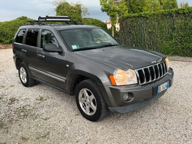Jeep Grand Cherokee 3.0 V6 CRD LIMITED 4x4 .