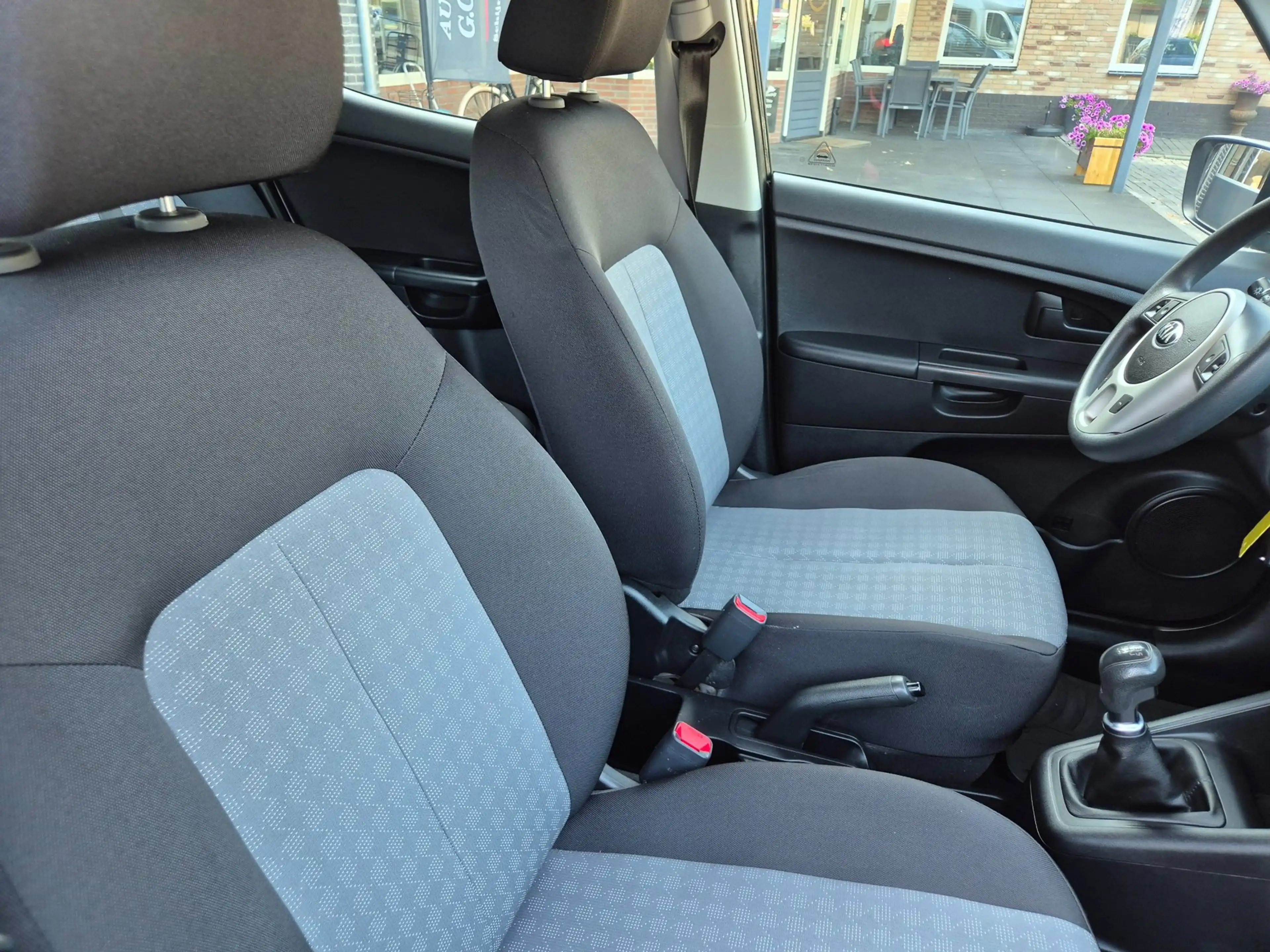 Kia Venga 1.4 CVVT ComfortLine — photo 13