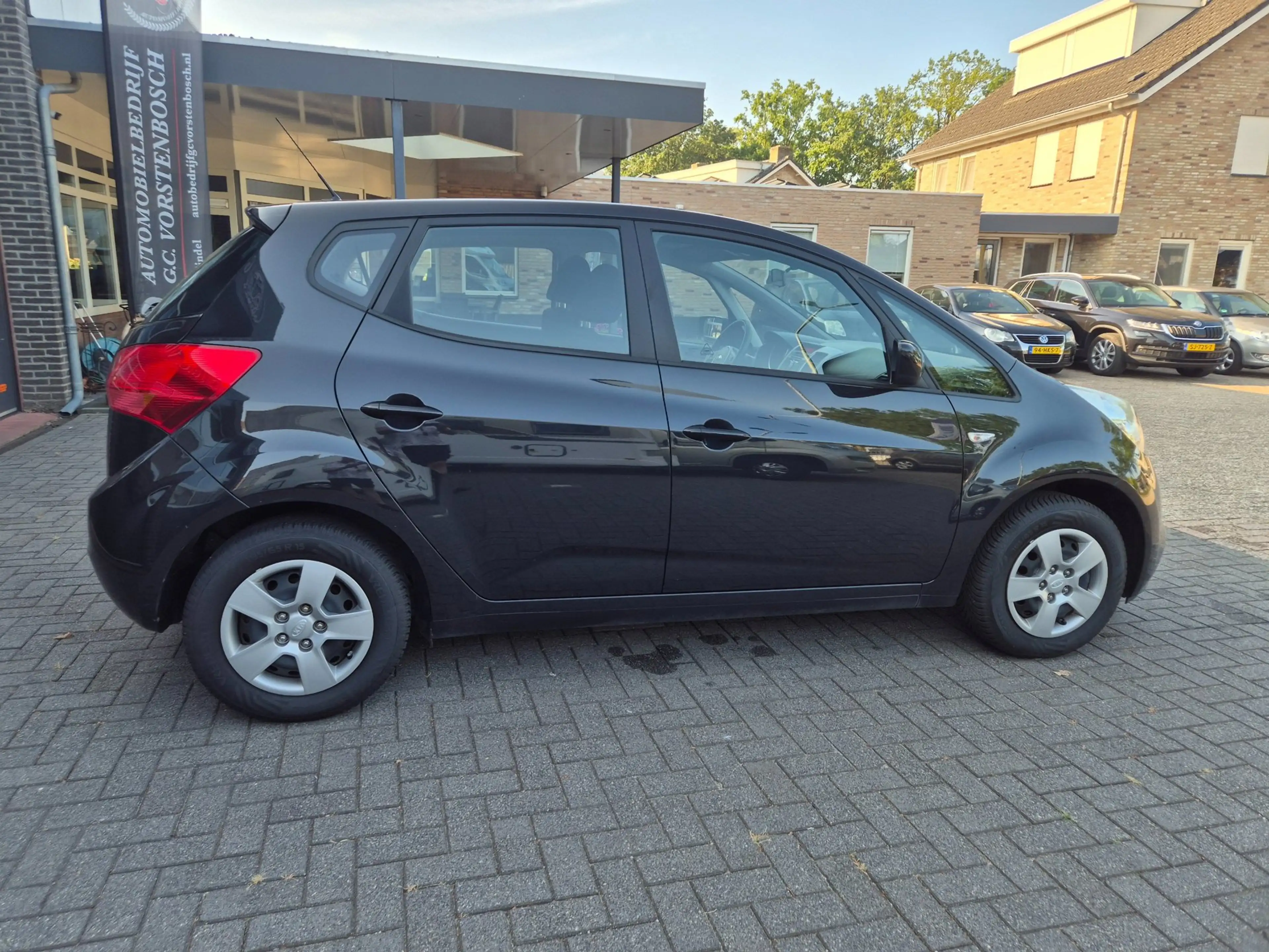 Kia Venga 1.4 CVVT ComfortLine — photo 10