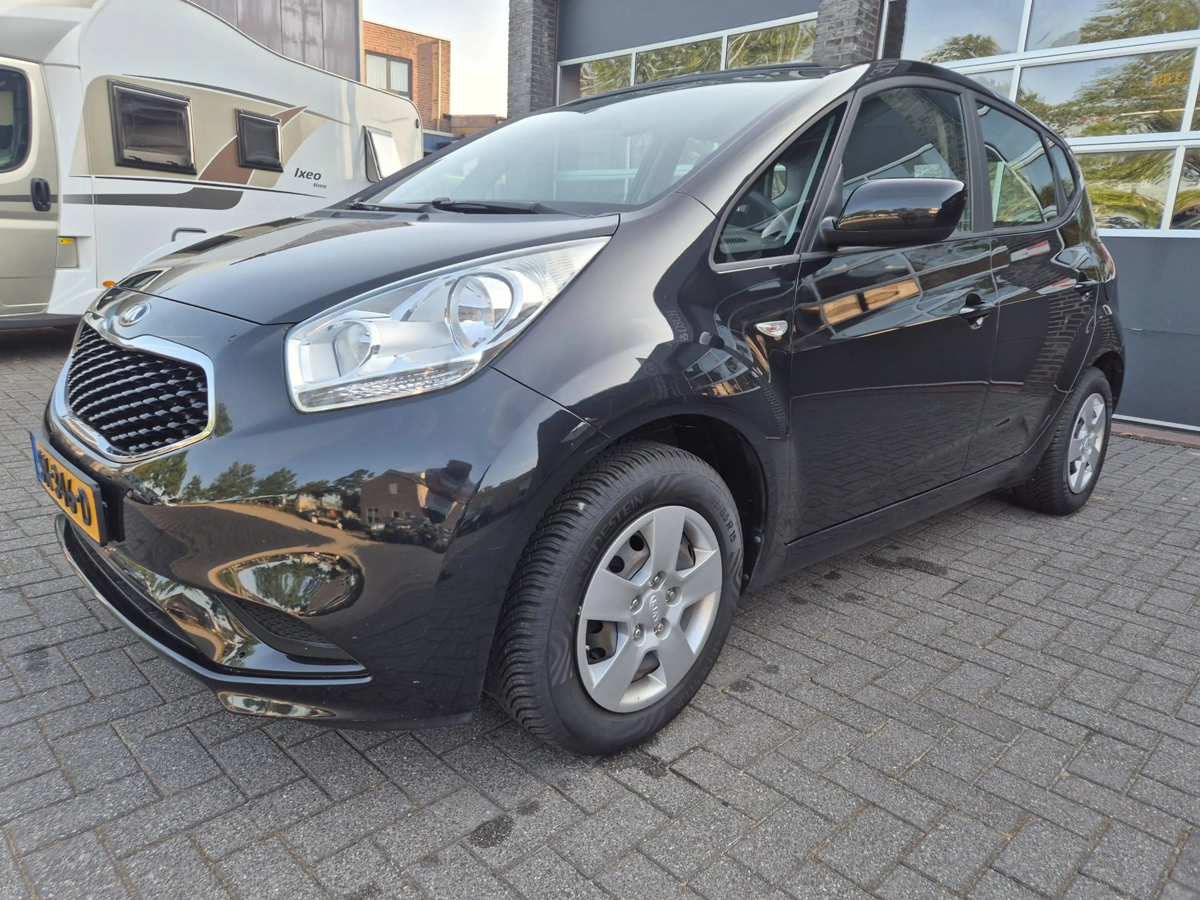 Kia Venga 1.4 CVVT ComfortLine — photo 2