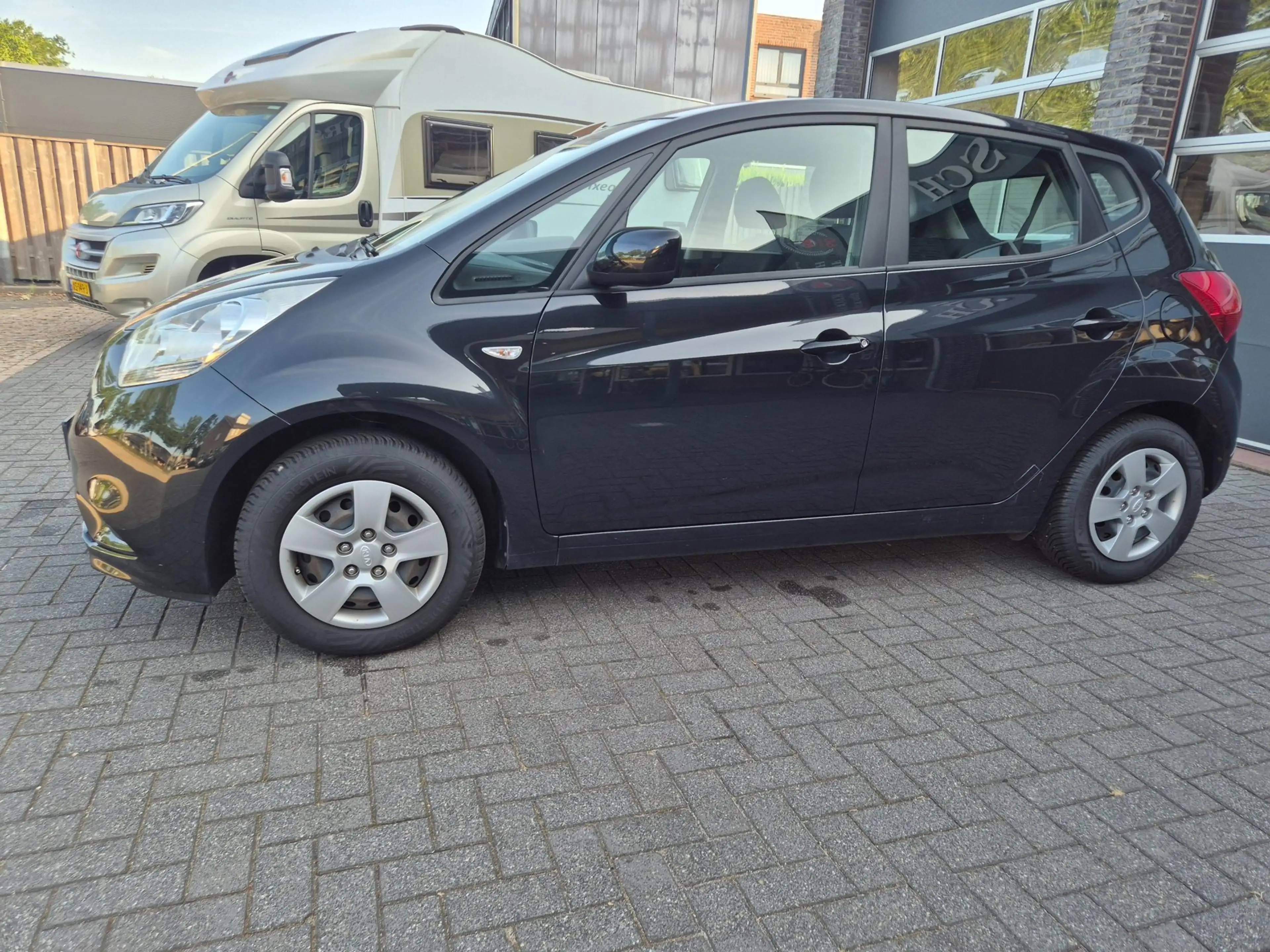 Kia Venga 1.4 CVVT ComfortLine — photo 3
