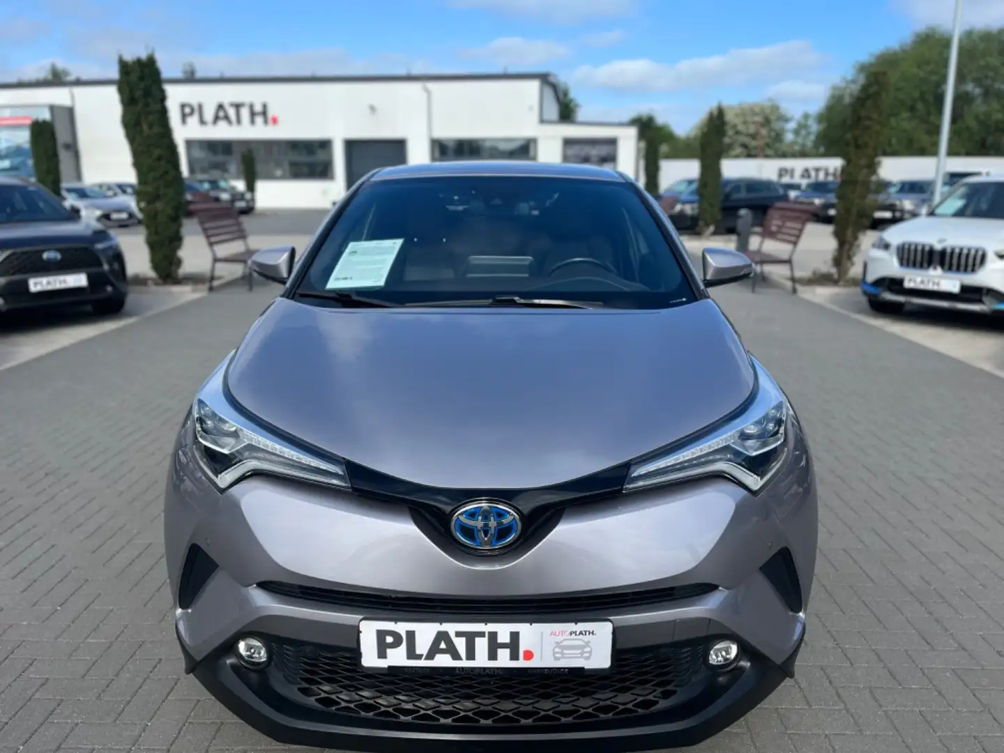Toyota C-HR Hybrid Lounge Grau - 2