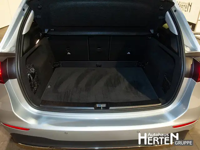 Mercedes-Benz B-Class view 12
