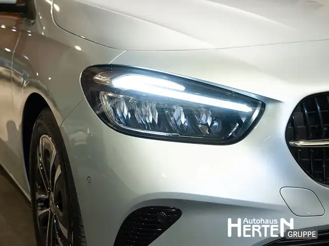 Mercedes-Benz B-Class view 10