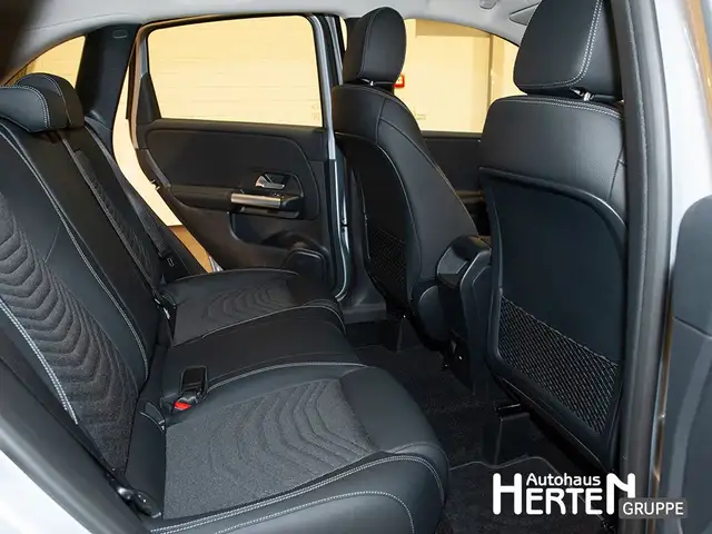 Mercedes-Benz B-Class view 13