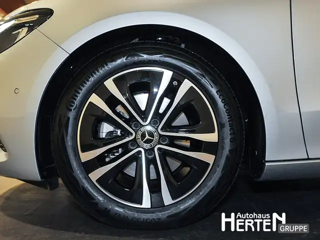 Mercedes-Benz B-Class view 5