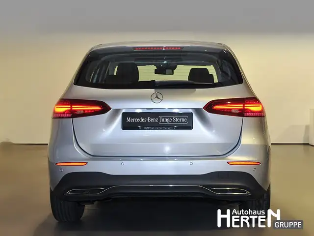 Mercedes-Benz B-Class view 4