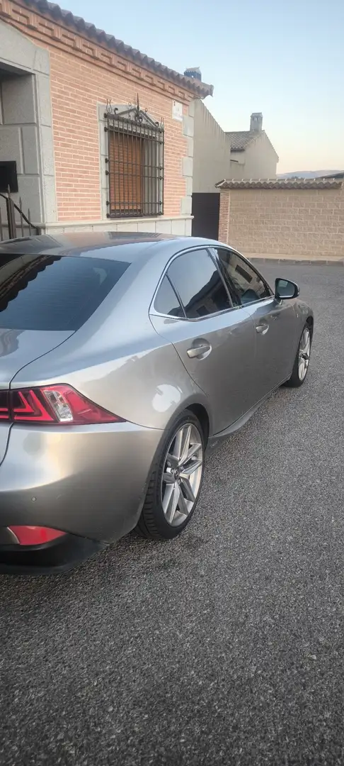 Lexus IS 300 300h F Sport - 2