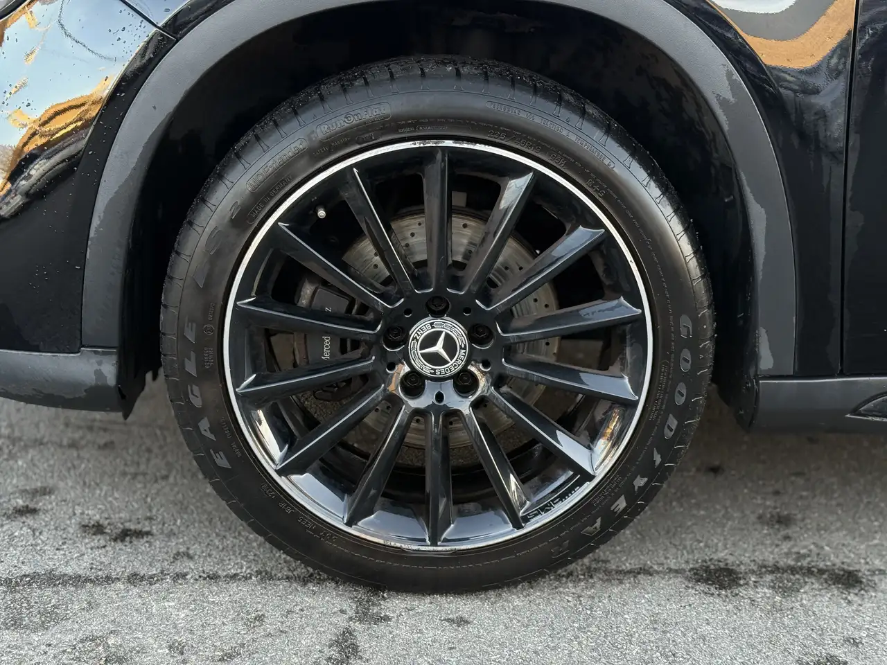Mercedes-Benz GLA снимка Mercedes-Benz GLA