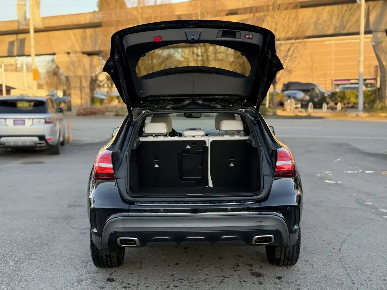 Mercedes-Benz GLA снимка Mercedes-Benz GLA