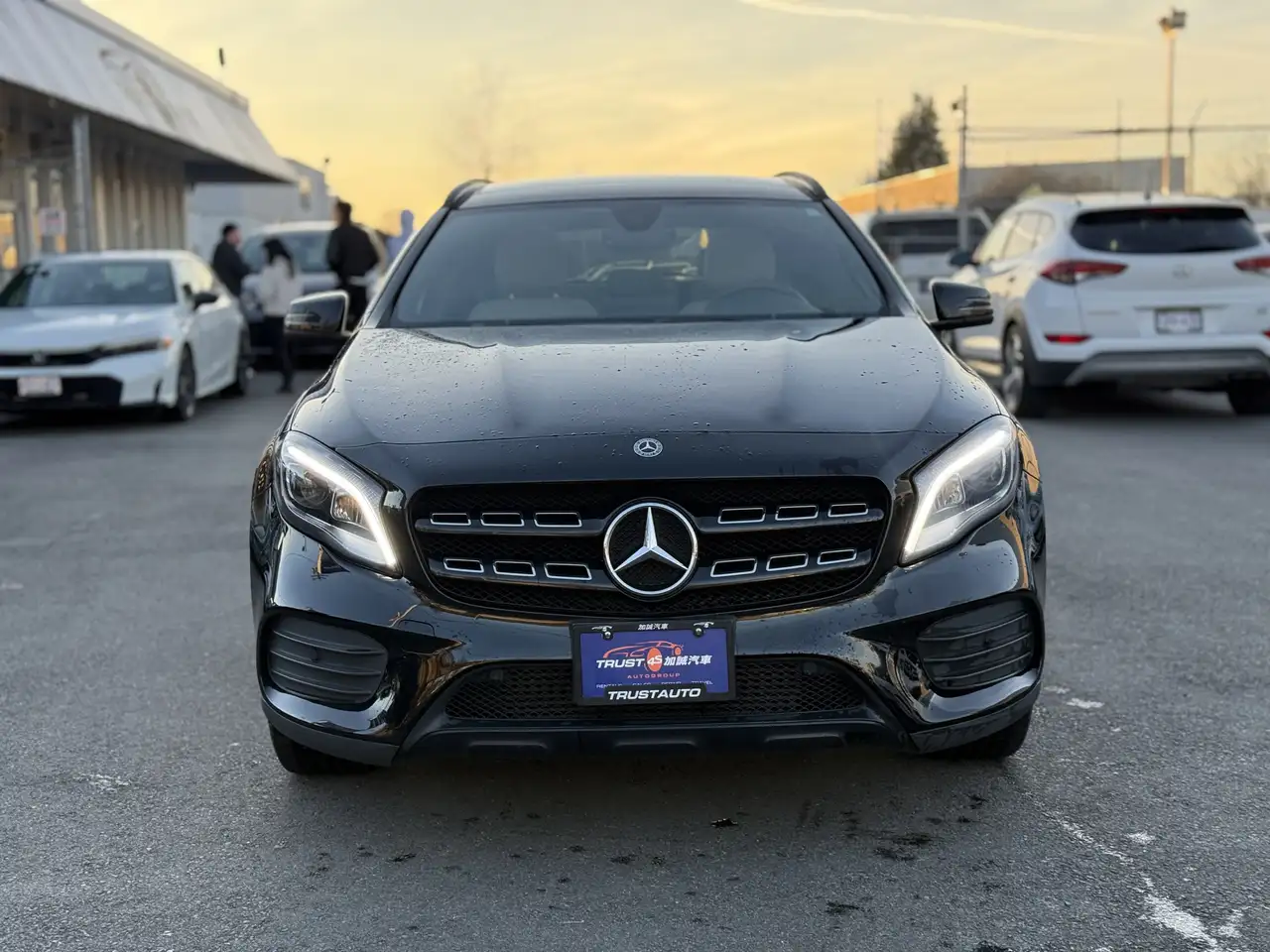 Mercedes-Benz GLA снимка Mercedes-Benz GLA