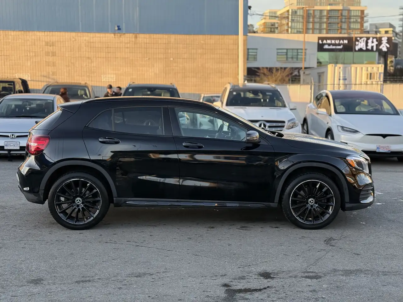 Mercedes-Benz GLA снимка Mercedes-Benz GLA