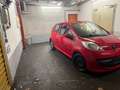 Peugeot 107 107 Urban 1,4 HDI Urban Rot - thumbnail 3