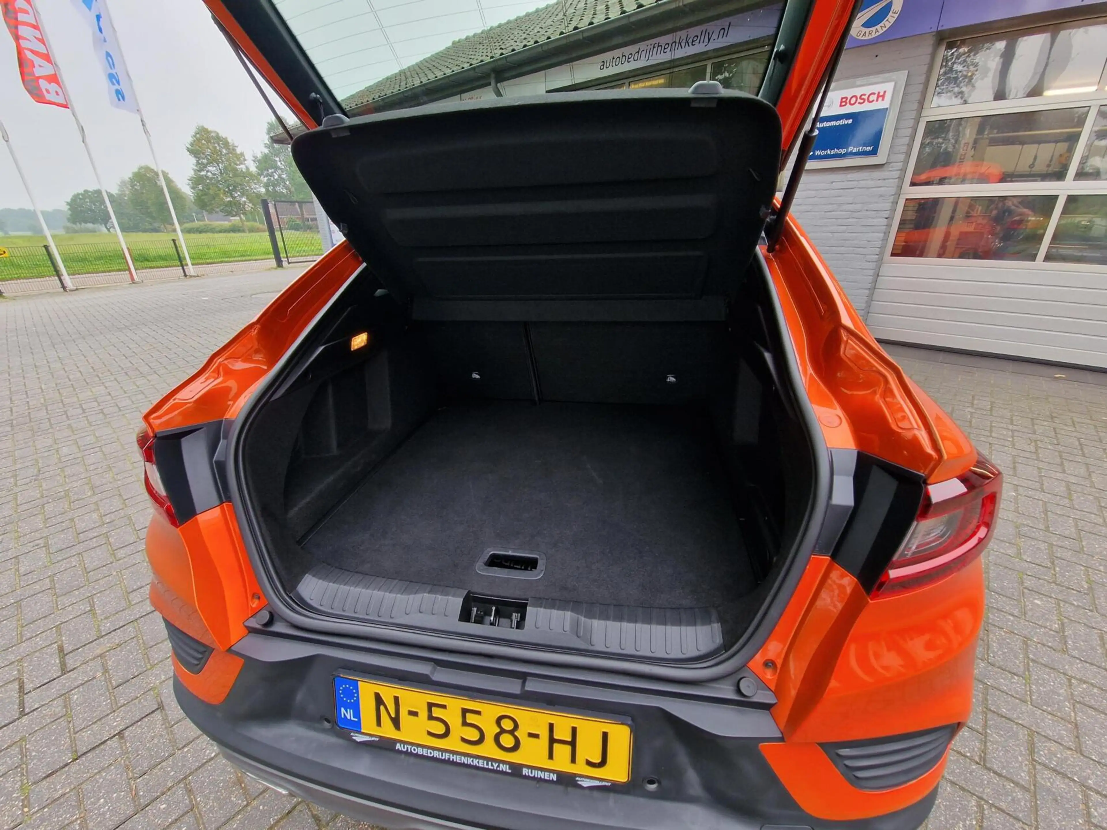 Renault Arkana 1.6 E-Tech Hybrid 145 R.S. Line|Bose|Carbon|18-inc — photo 8