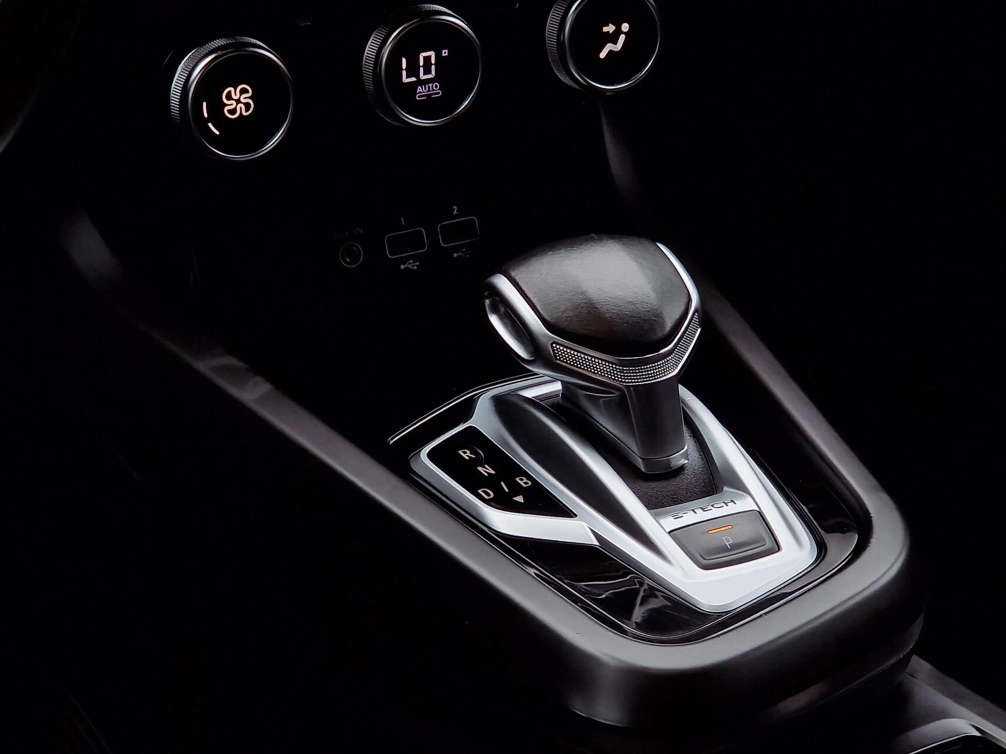 Renault Arkana 1.6 E-Tech Hybrid 145 R.S. Line|Bose|Carbon|18-inc — photo 11