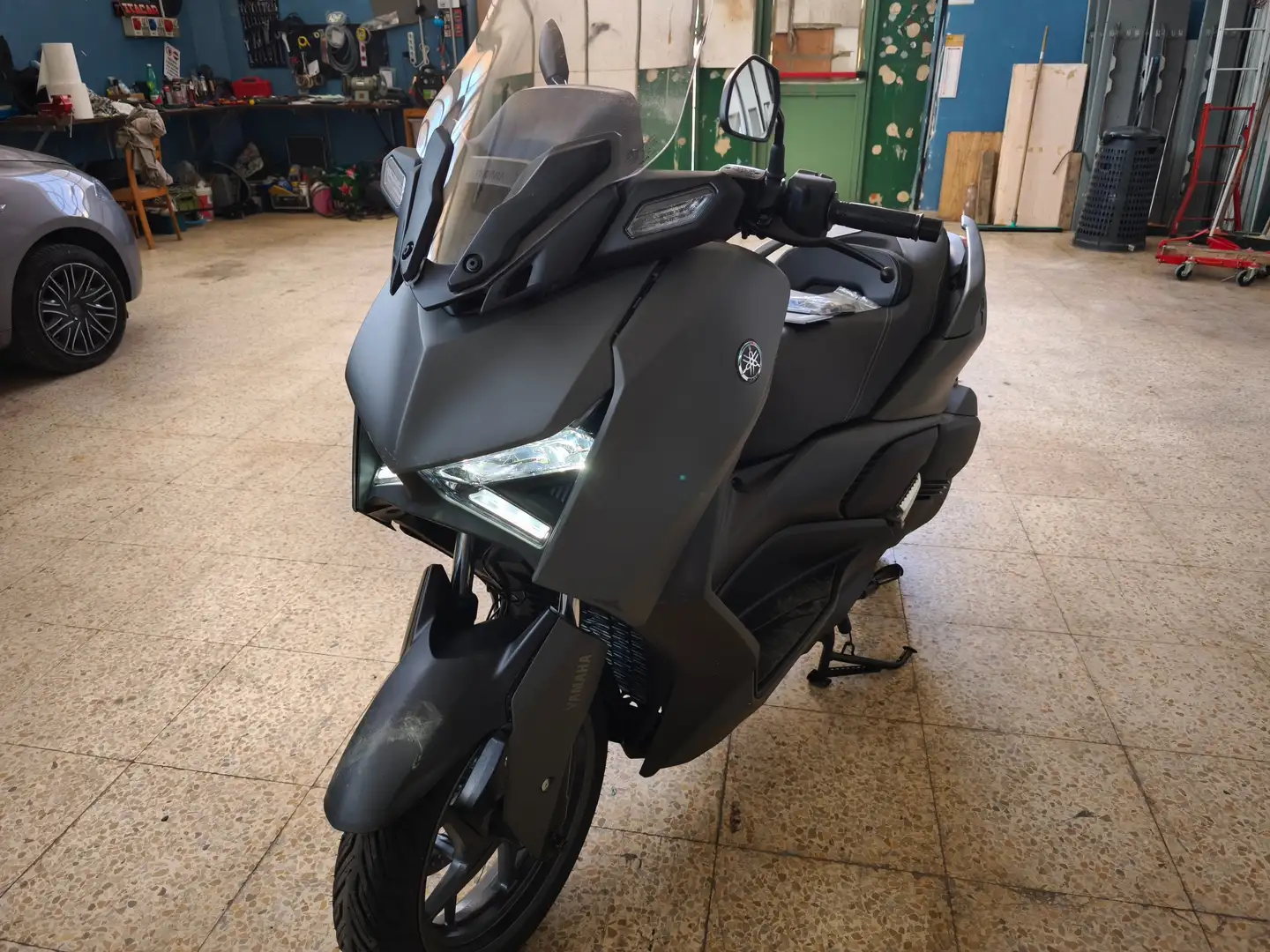 Yamaha X-Max 300 TECH MAX Grigio - 2