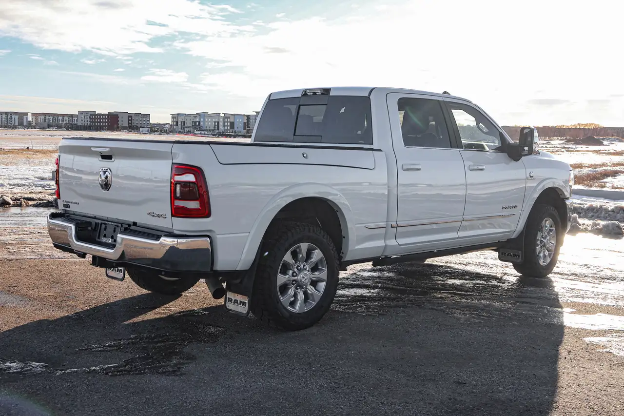 RAM 2500 снимка RAM 2500