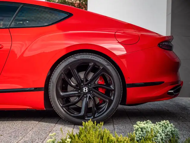 Bentley Continental GT view 8