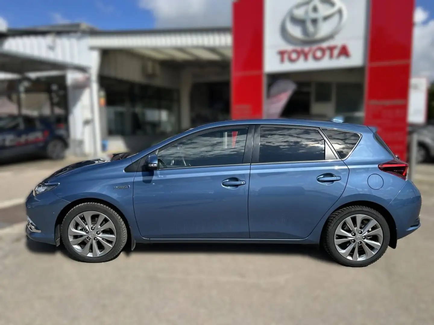 Toyota Auris 1.8 VVT-i Hybrid Automatik Executive Blau - 2