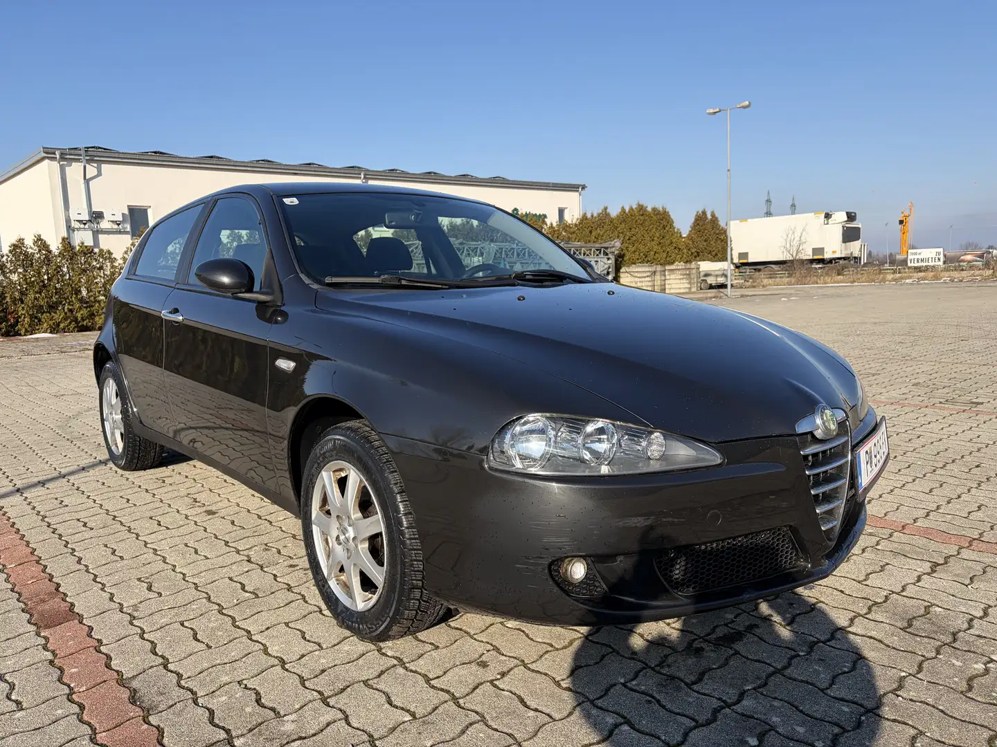 Alfa Romeo 147 1,9 JTD Distinctive - 1