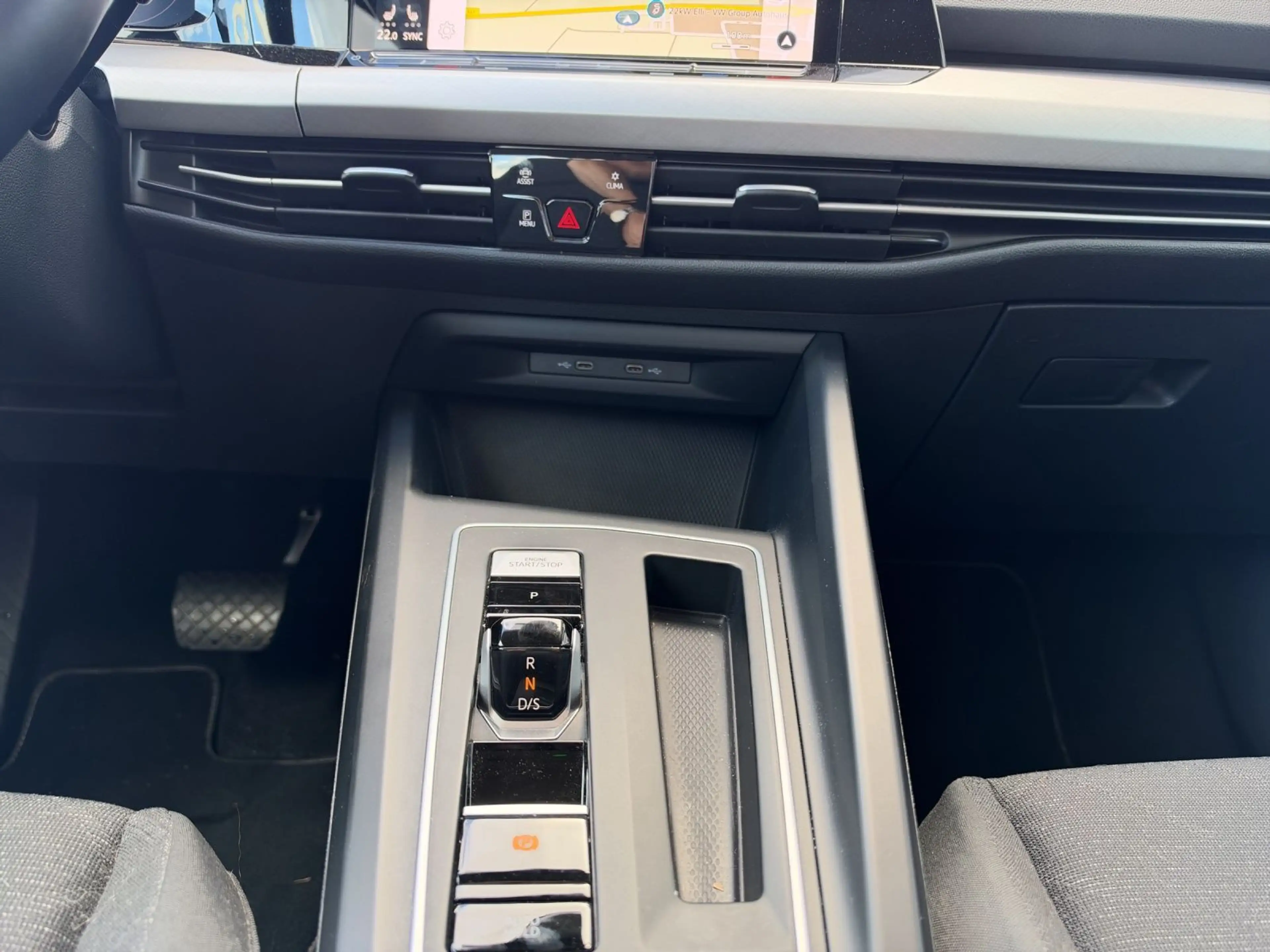 Volkswagen Golf Variant 1.5 TSI DSG Life*AHK*ACC*Navi*DAB+ — photo 9
