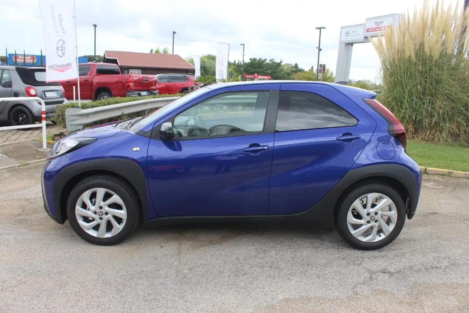 Toyota Aygo X 1.0 VVT-i 72 CV 5 porte Active Blu/Azzurro - 2