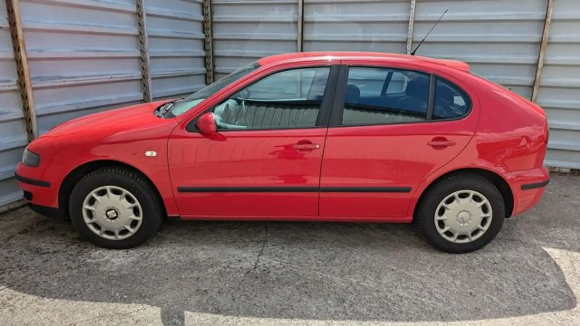 SEAT Leon 1.6 Genio*Klima*Tüv:07/2026* Rot - 2
